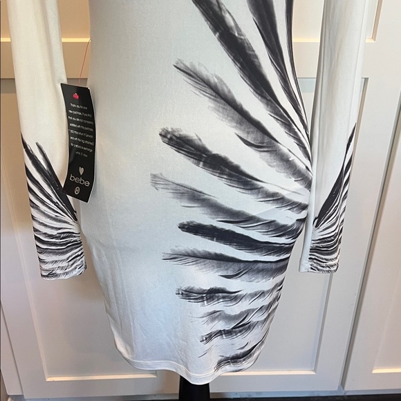 NWT bebe White and Black Patterned Long Sleeve Dress - Picture 5 of 8